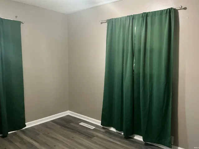 $164,900 | 307 West Mill Road, Evansville, IN 47710