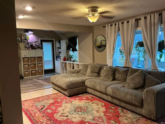 $164,900 | 307 West Mill Road, Evansville, IN 47710