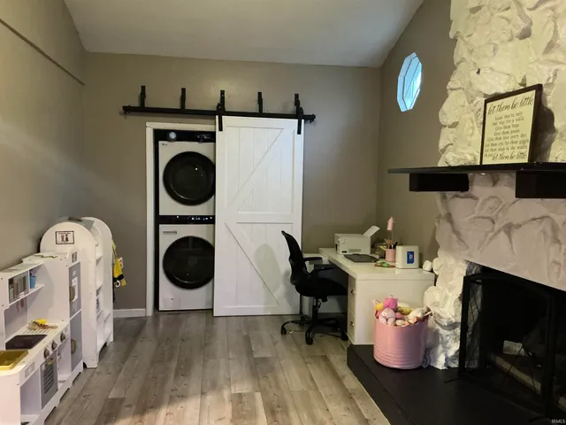 $164,900 | 307 West Mill Road, Evansville, IN 47710