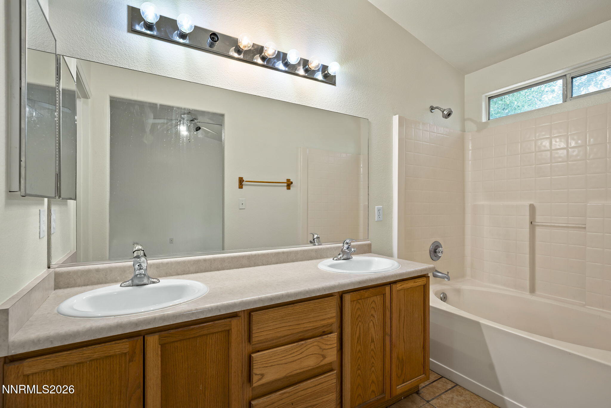 11665 Claim Stake Drive Reno, NV 89506 - Photo 14 of 21 14-web-or-mls-_DSC7975