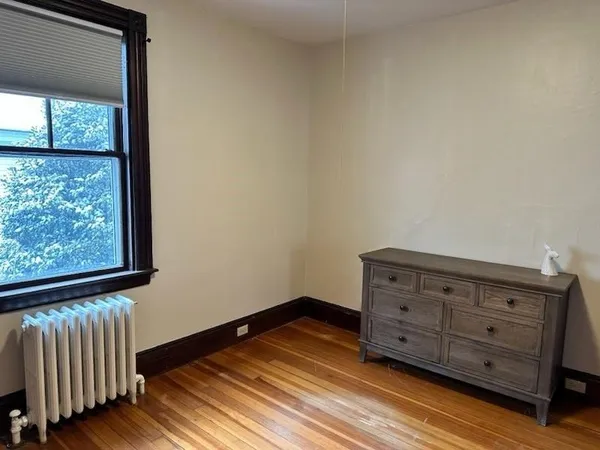 $3,000 | 44 Charles Street, Unit 1, Newport, RI 02840