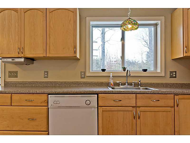 206 Middle Road Naples, ME 04055 - Photo 11 of 29 Kitchen.