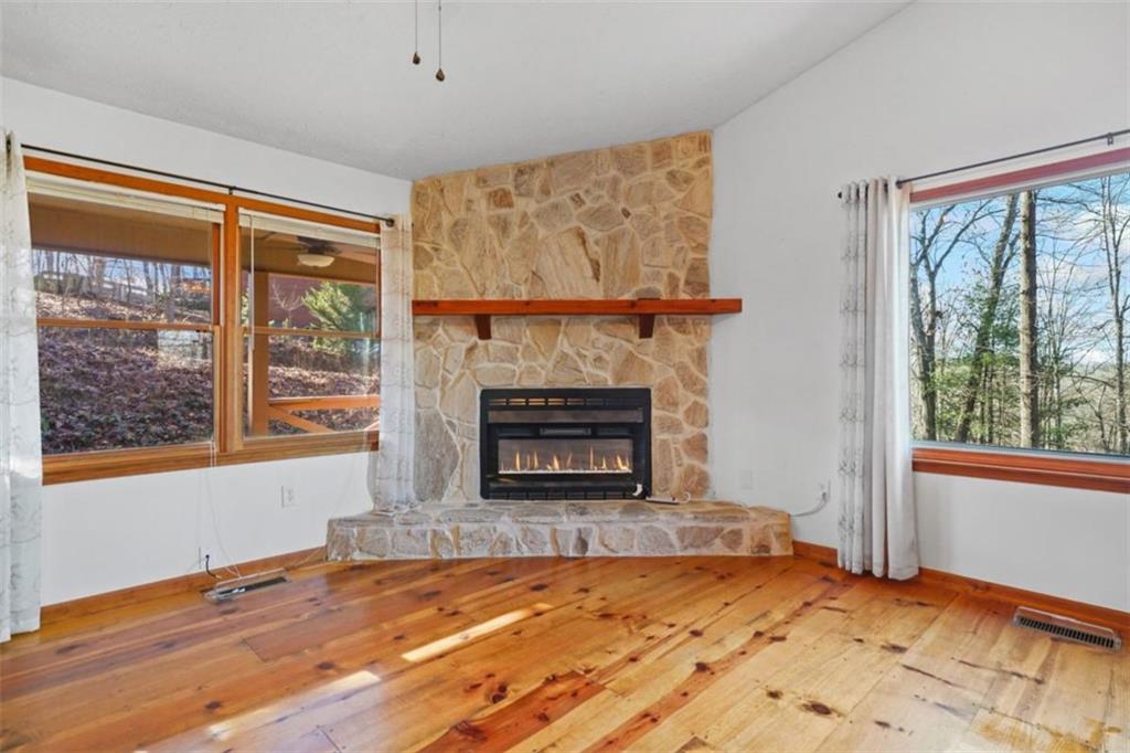 421 Cherokee Court Ellijay, GA 30540 - Photo 13 of 62