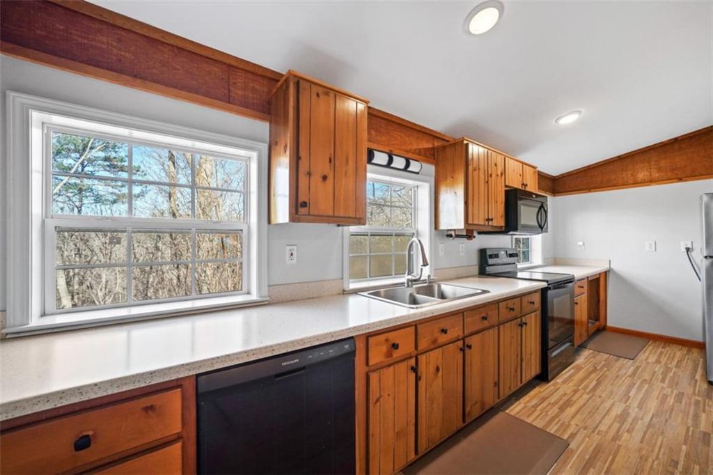 421 Cherokee Court Ellijay, GA 30540 - Photo 15 of 62