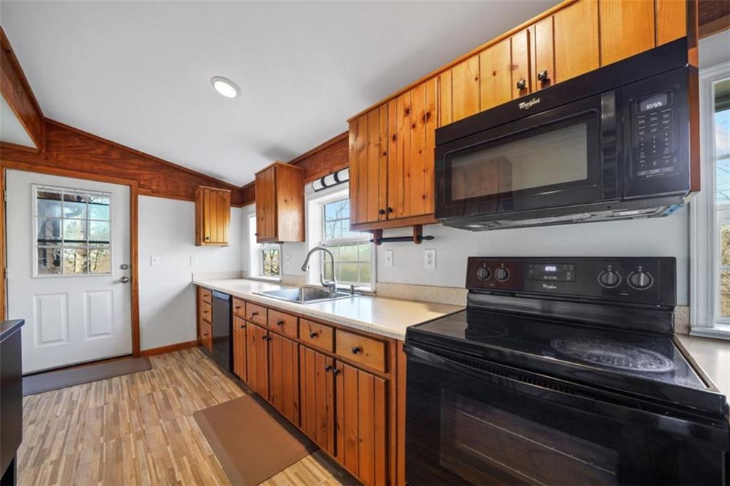 421 Cherokee Court Ellijay, GA 30540 - Photo 16 of 62