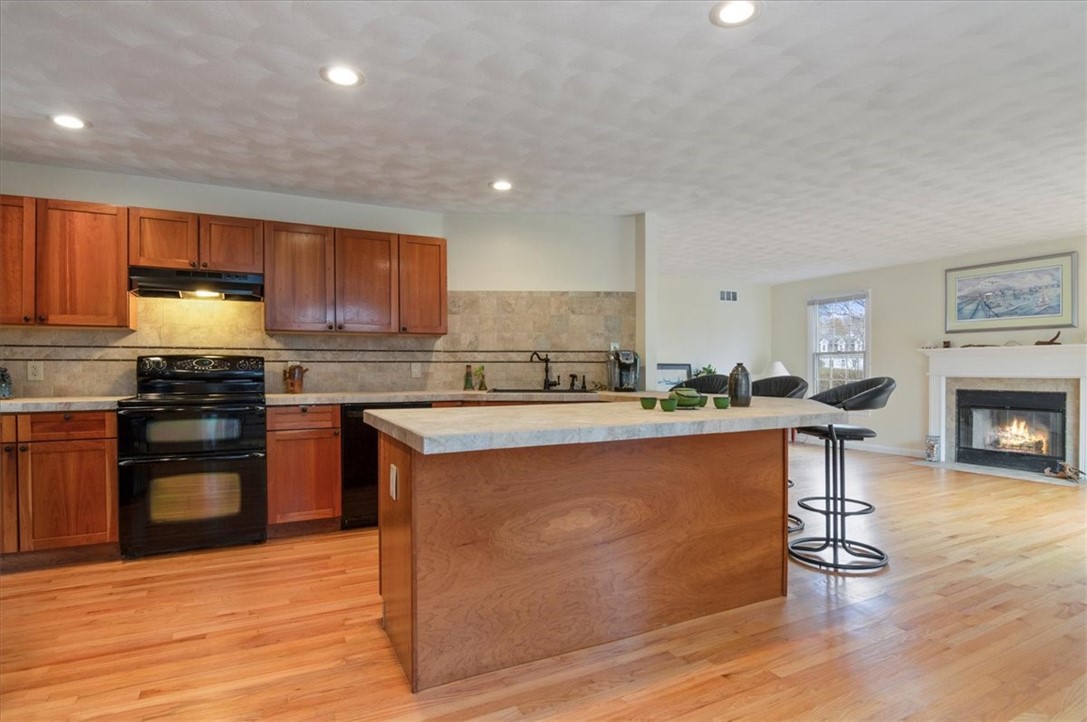 13 Wicklow Road Westerly, RI 02891 - Photo 13 of 46