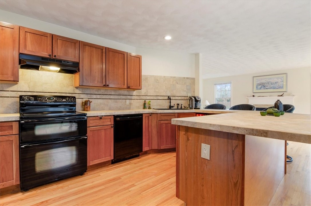 13 Wicklow Road Westerly, RI 02891 - Photo 15 of 46