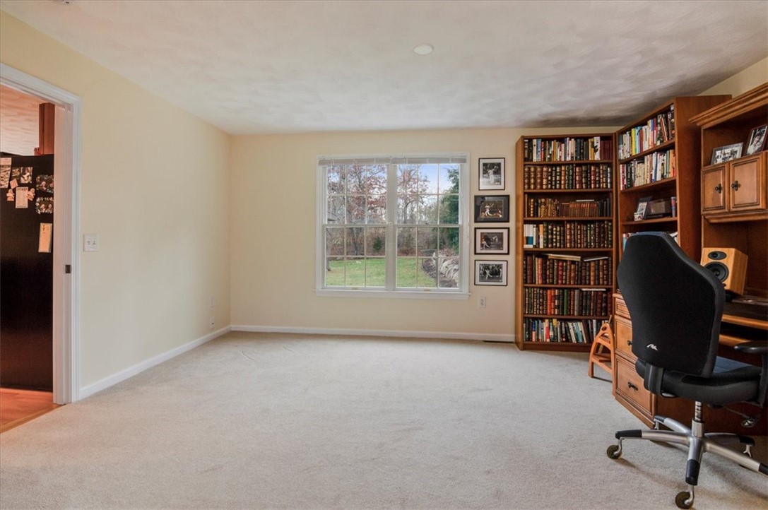 13 Wicklow Road Westerly, RI 02891 - Photo 19 of 46