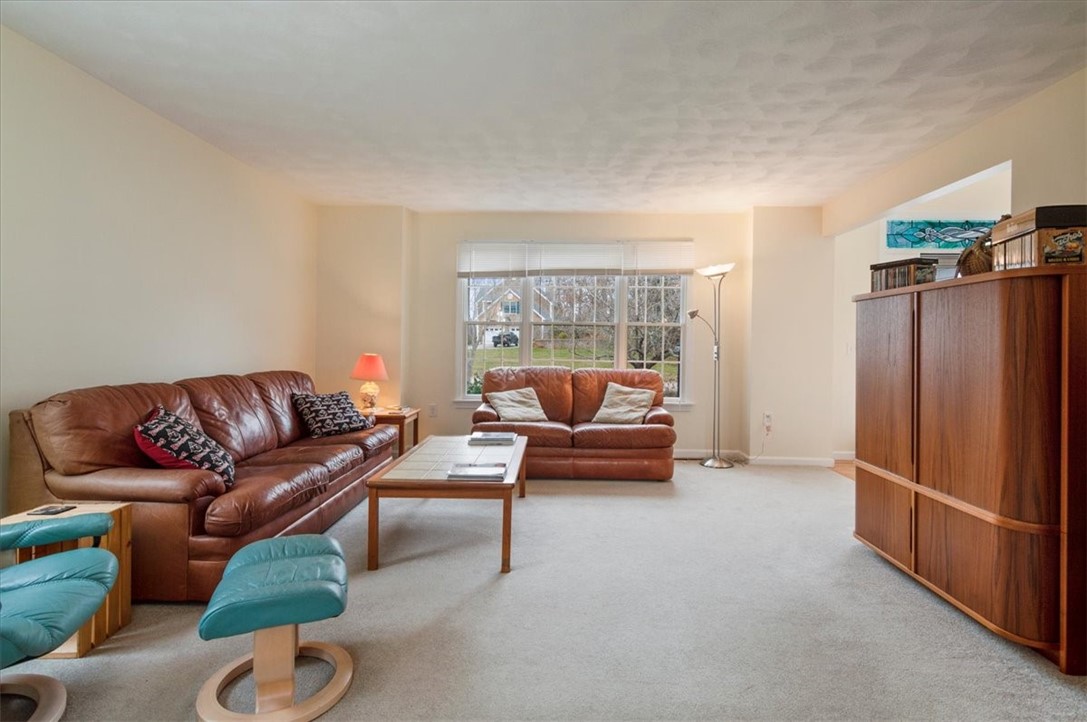 13 Wicklow Road Westerly, RI 02891 - Photo 9 of 46