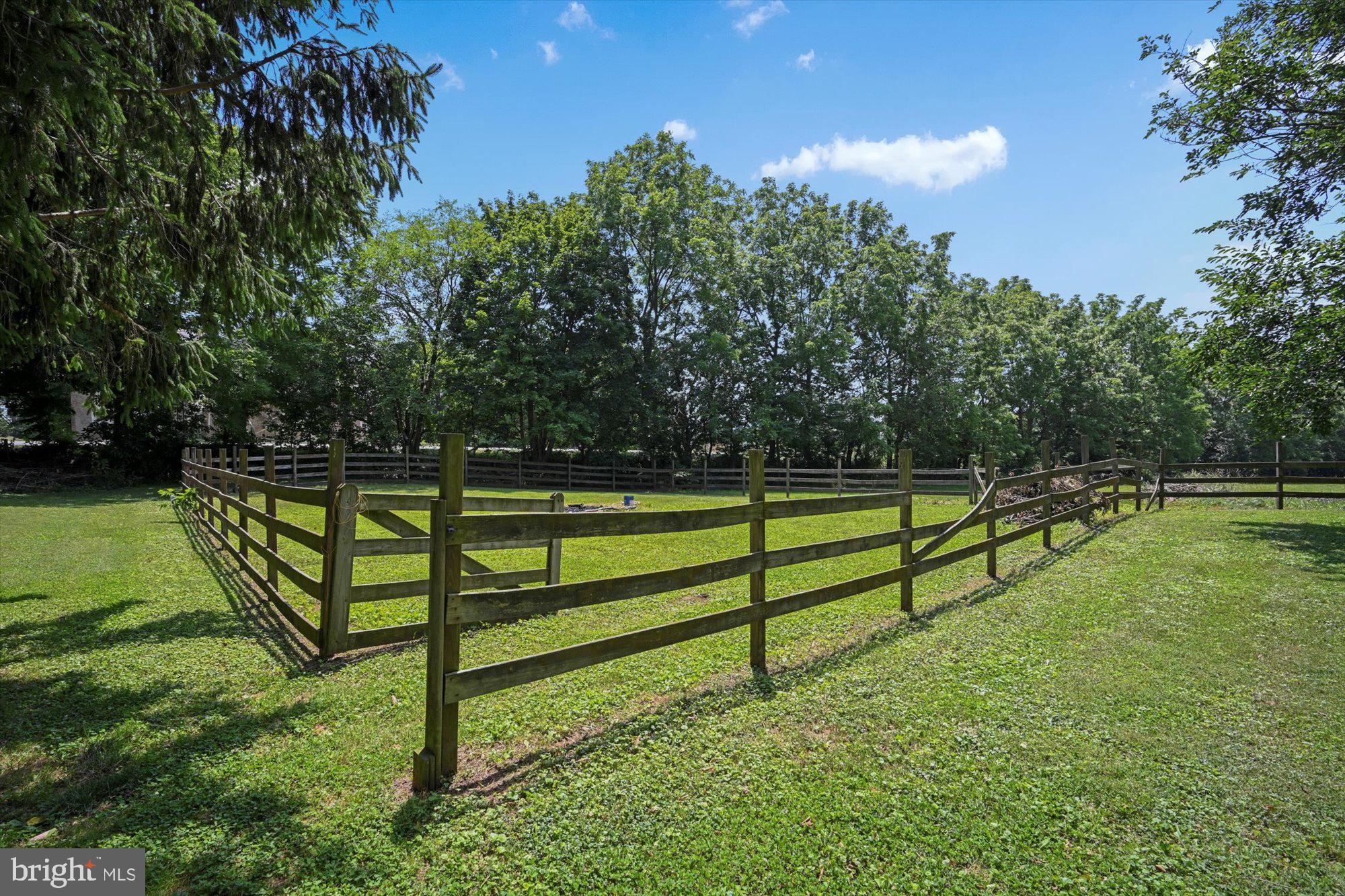 1836 Iron Bridge Road Columbia, PA 17512 - Photo 34 of 38 Riding Ring