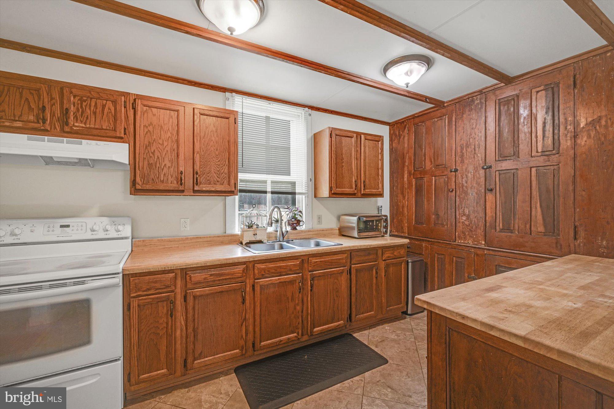 1836 Iron Bridge Road Columbia, PA 17512 - Photo 10 of 38 Kitchen