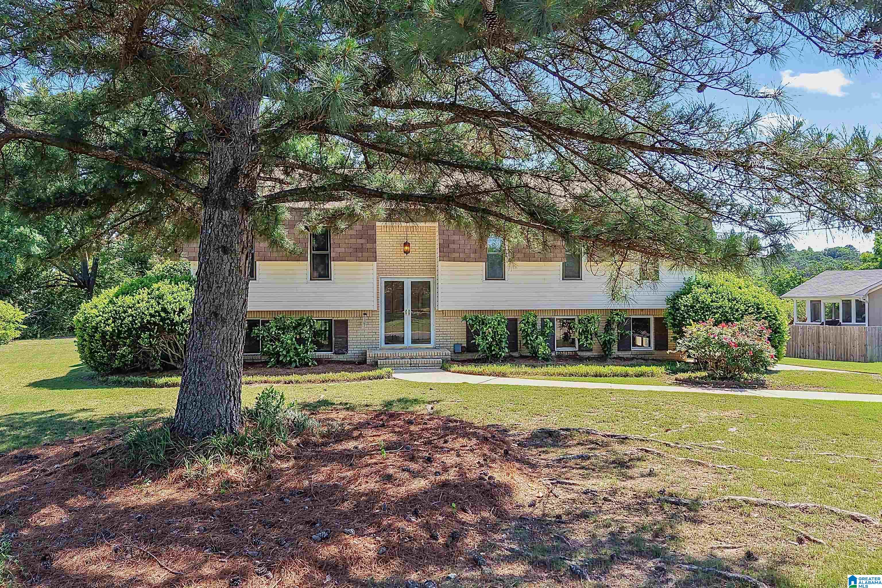 504 Wilderness Road Pelham, AL 35124 - Photo 5 of 38