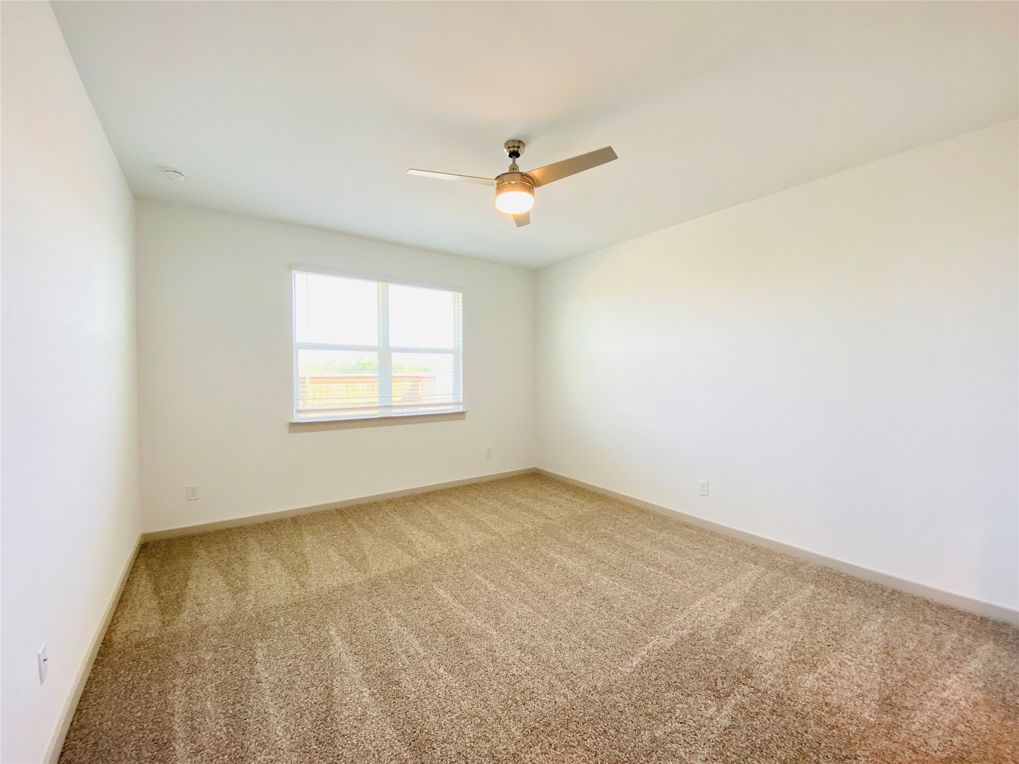 2811 White Summit Court Houston, TX 77047 - Photo 9 of 17