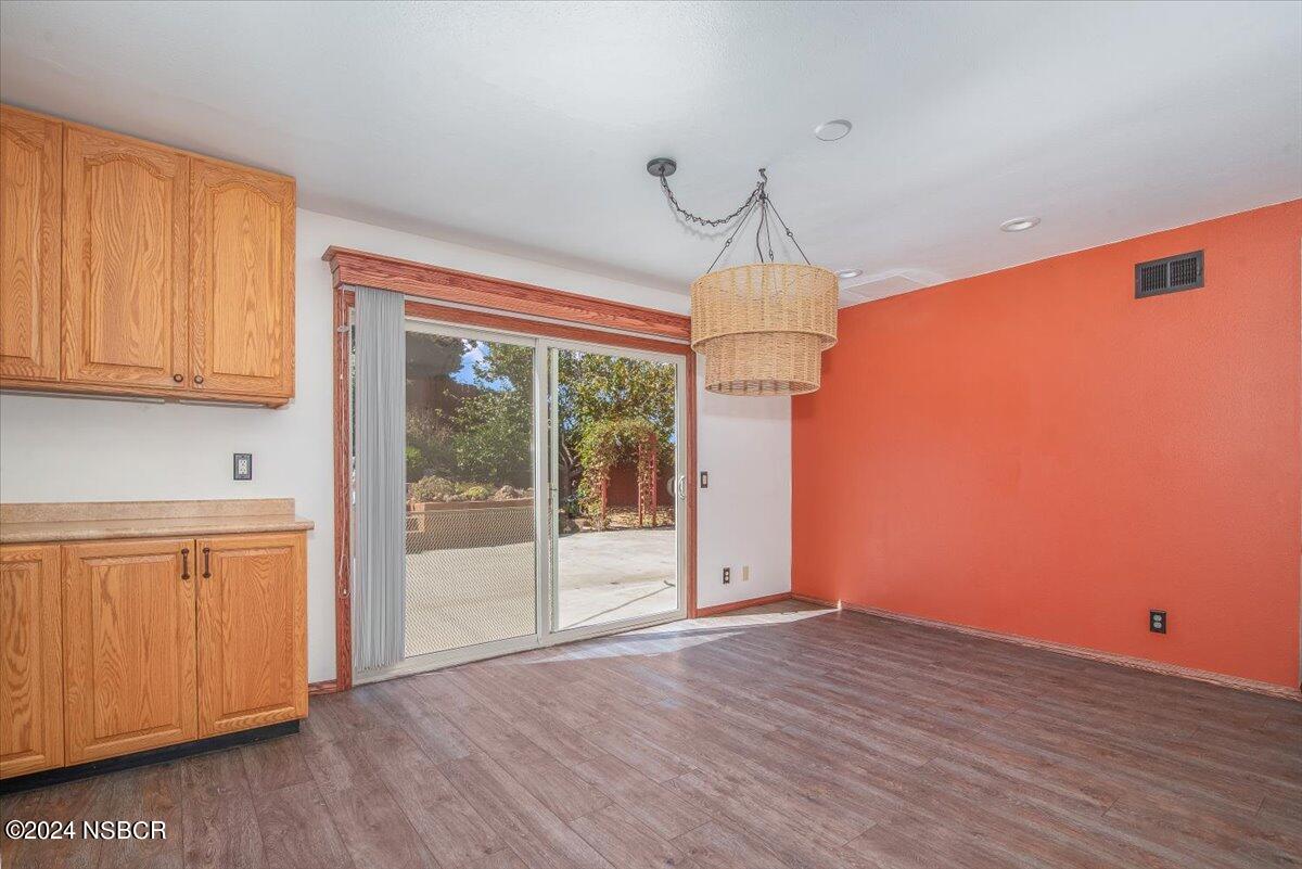 313 Somerset Place Lompoc, CA 93436 - Photo 17 of 59 16 dinning