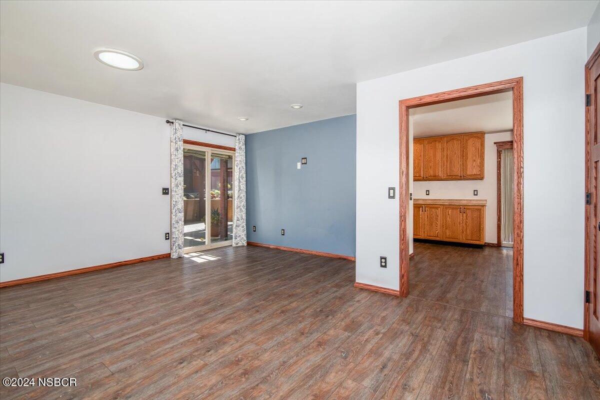 313 Somerset Place Lompoc, CA 93436 - Photo 18 of 59 17 b living room