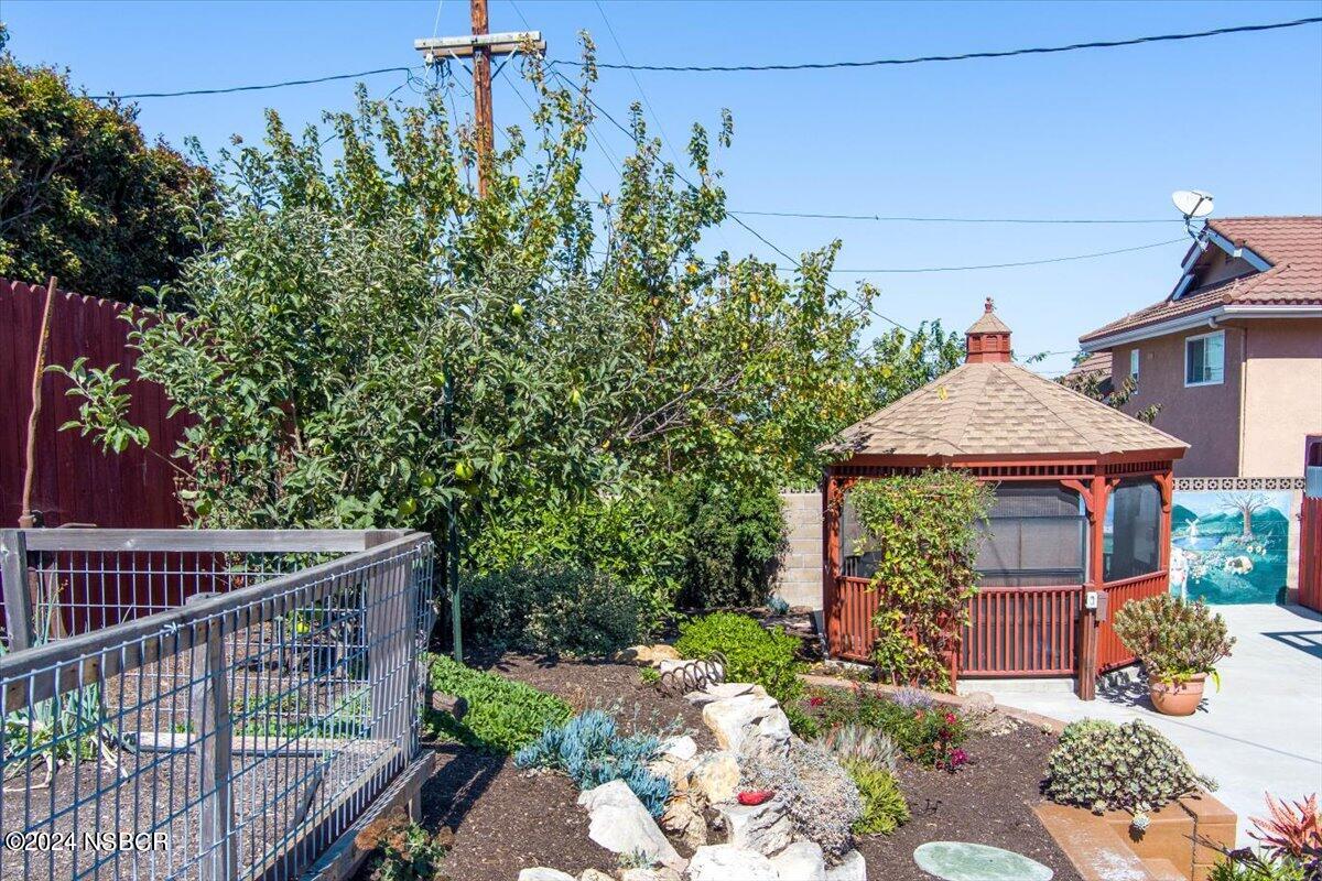 313 Somerset Place Lompoc, CA 93436 - Photo 46 of 59 41 backyard