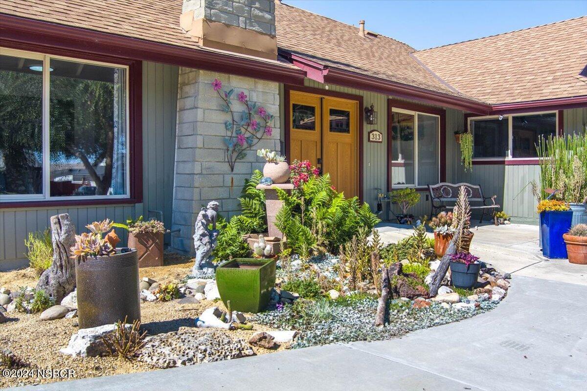 313 Somerset Place Lompoc, CA 93436 - Photo 5 of 59 5 front