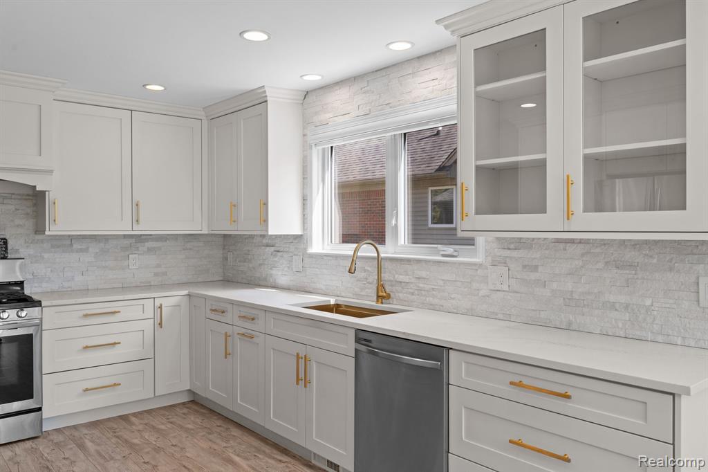 37325 Ryan Road Sterling Heights, MI 48310 - Photo 23 of 58