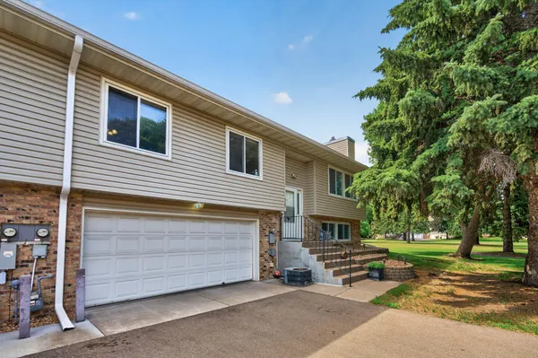 $269,900 | 929 94th Avenue Northeast, Blaine, MN 55434
