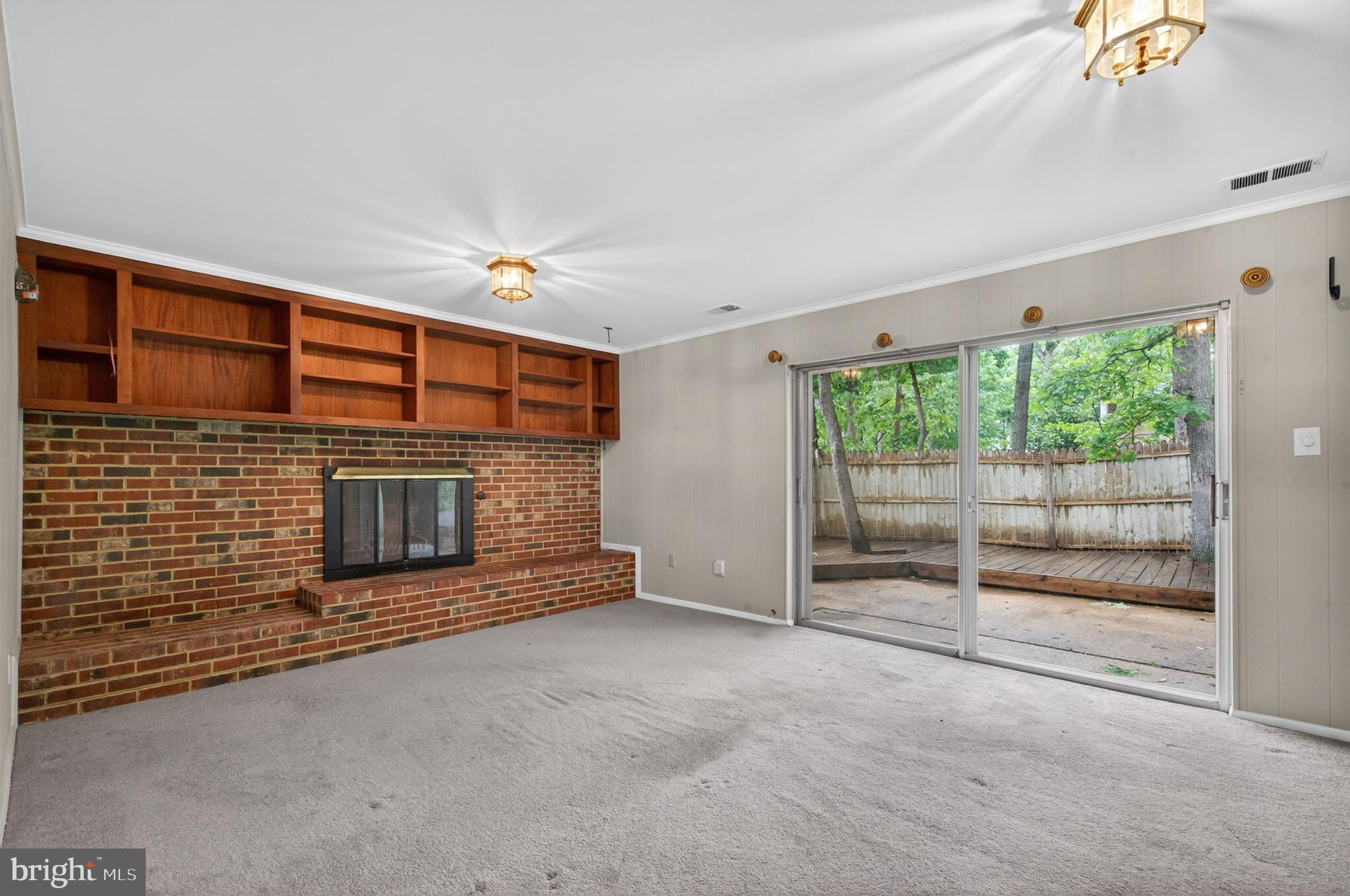 6118 Roxbury Avenue Springfield, VA 22152 - Photo 12 of 60