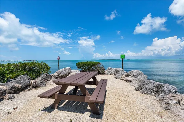 $3,900 | 96000 Overseas Highway, Unit W43, Key Largo, FL 33037
