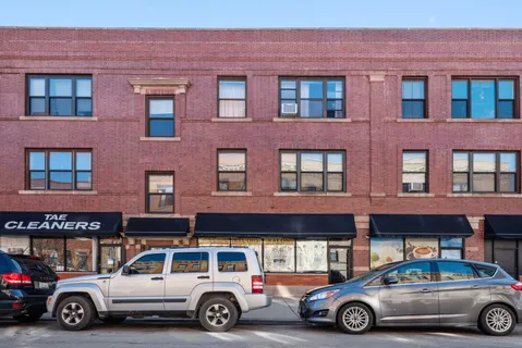 $1,950 | 4409 North Hazel Street, Unit 2S, Chicago, IL 60613