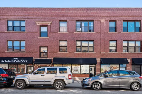 $1,950 | 4409 North Hazel Street, Unit 2S, Chicago, IL 60613