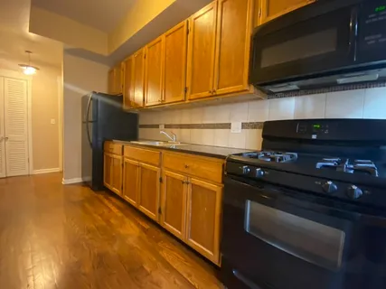 $1,950 | 4409 North Hazel Street, Unit 2S, Chicago, IL 60613