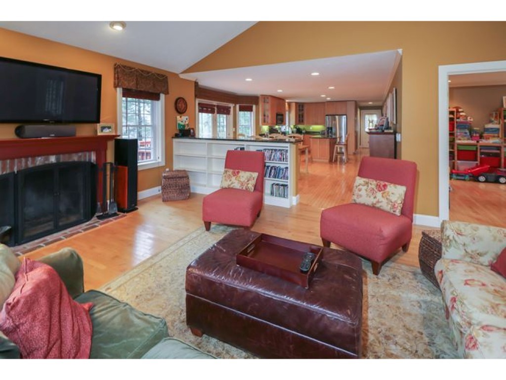 13 Captain's Way Exeter, NH 03833 - Photo 12 of 22