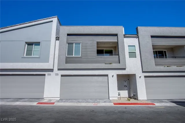$2,100 | 139 Aqua Commons Lane, Henderson, NV 89015