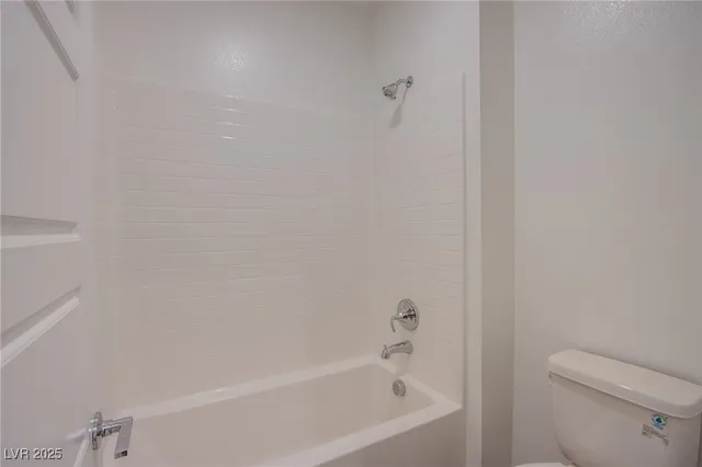 $2,100 | 139 Aqua Commons Lane, Henderson, NV 89015