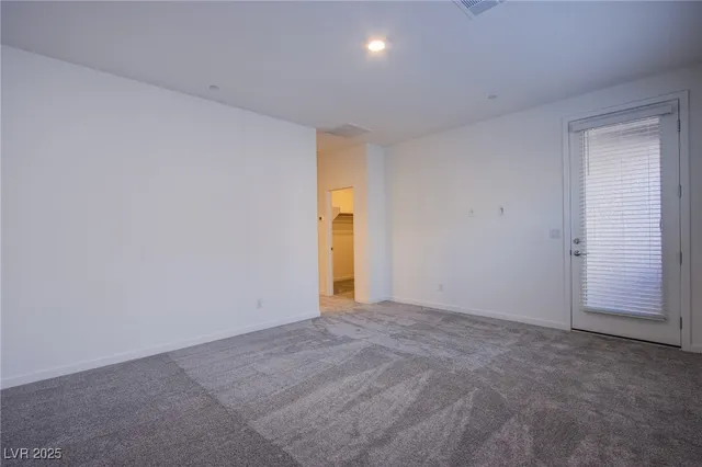 $2,100 | 139 Aqua Commons Lane, Henderson, NV 89015