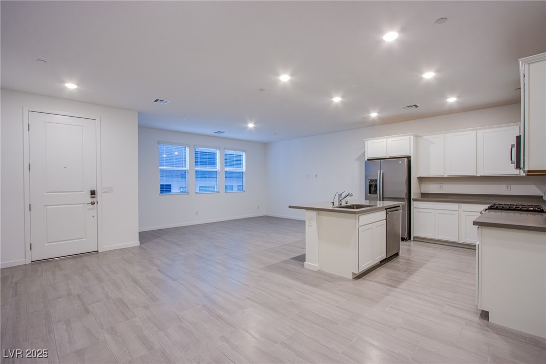 139 Aqua Commons Lane Henderson, NV 89015 - Photo 5 of 24