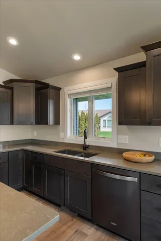 $354,900 | 140 Sunrise Court, Cedar Grove, WI 53013