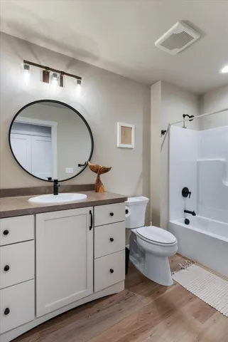 $354,900 | 140 Sunrise Court, Cedar Grove, WI 53013