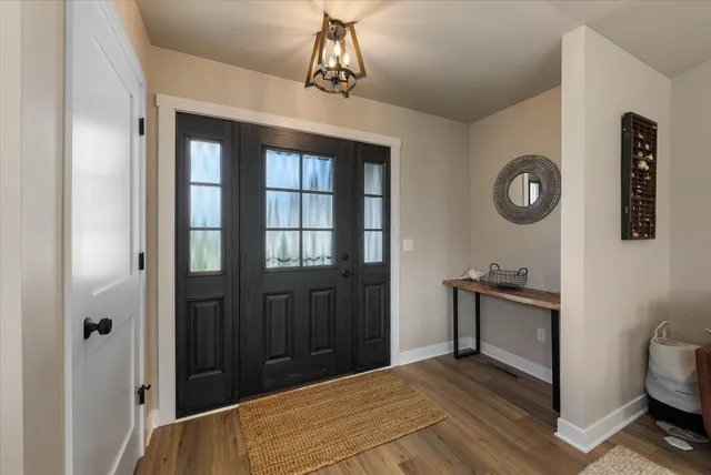 $354,900 | 140 Sunrise Court, Cedar Grove, WI 53013