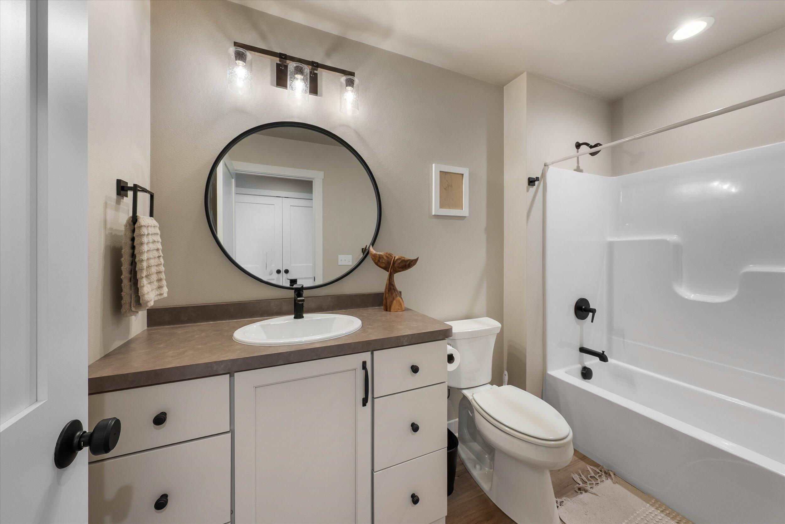 140 Sunrise Court Cedar Grove, WI 53013 - Photo 23 of 49 20-Bathroom