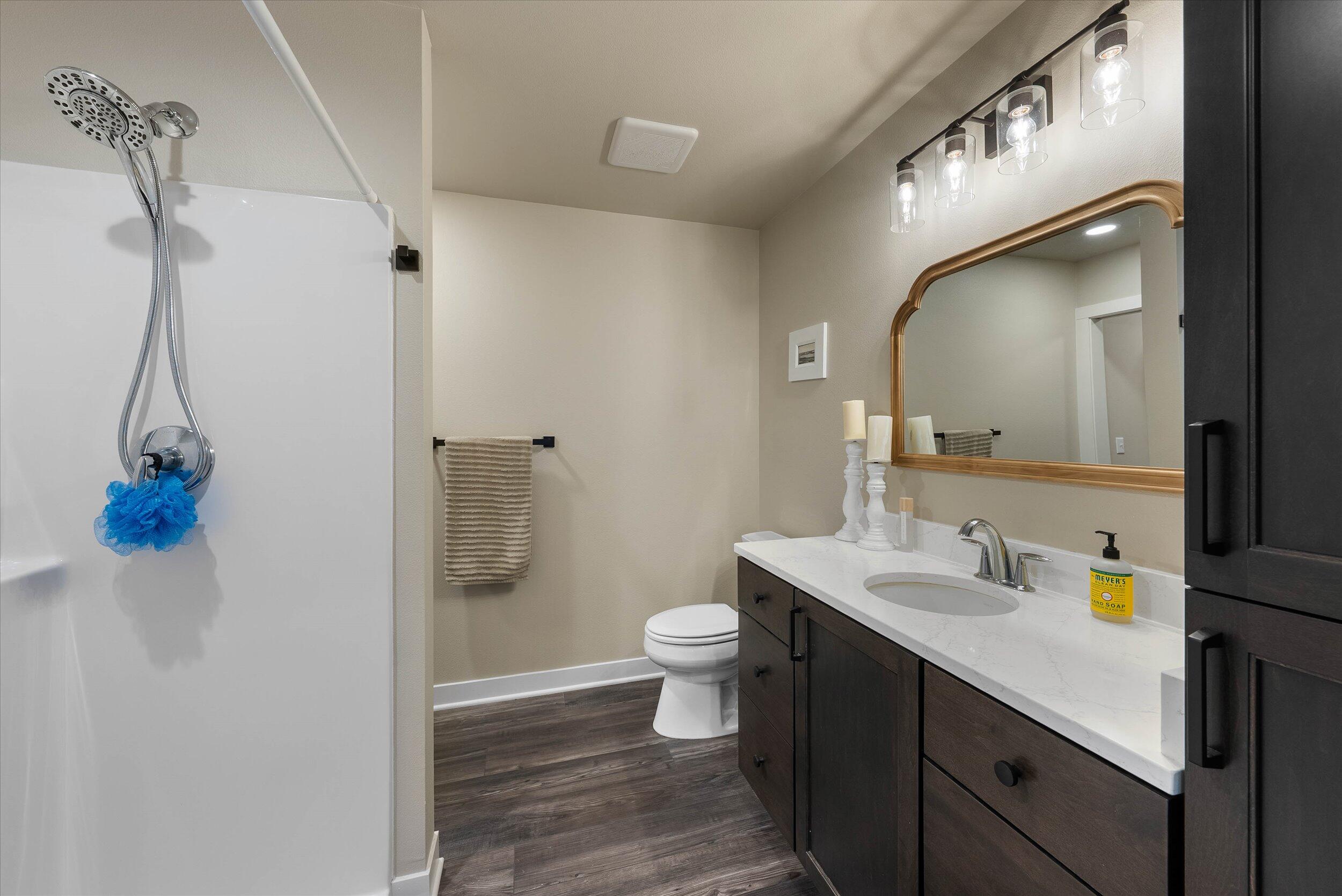 140 Sunrise Court Cedar Grove, WI 53013 - Photo 27 of 49 16-Primary Bathroom