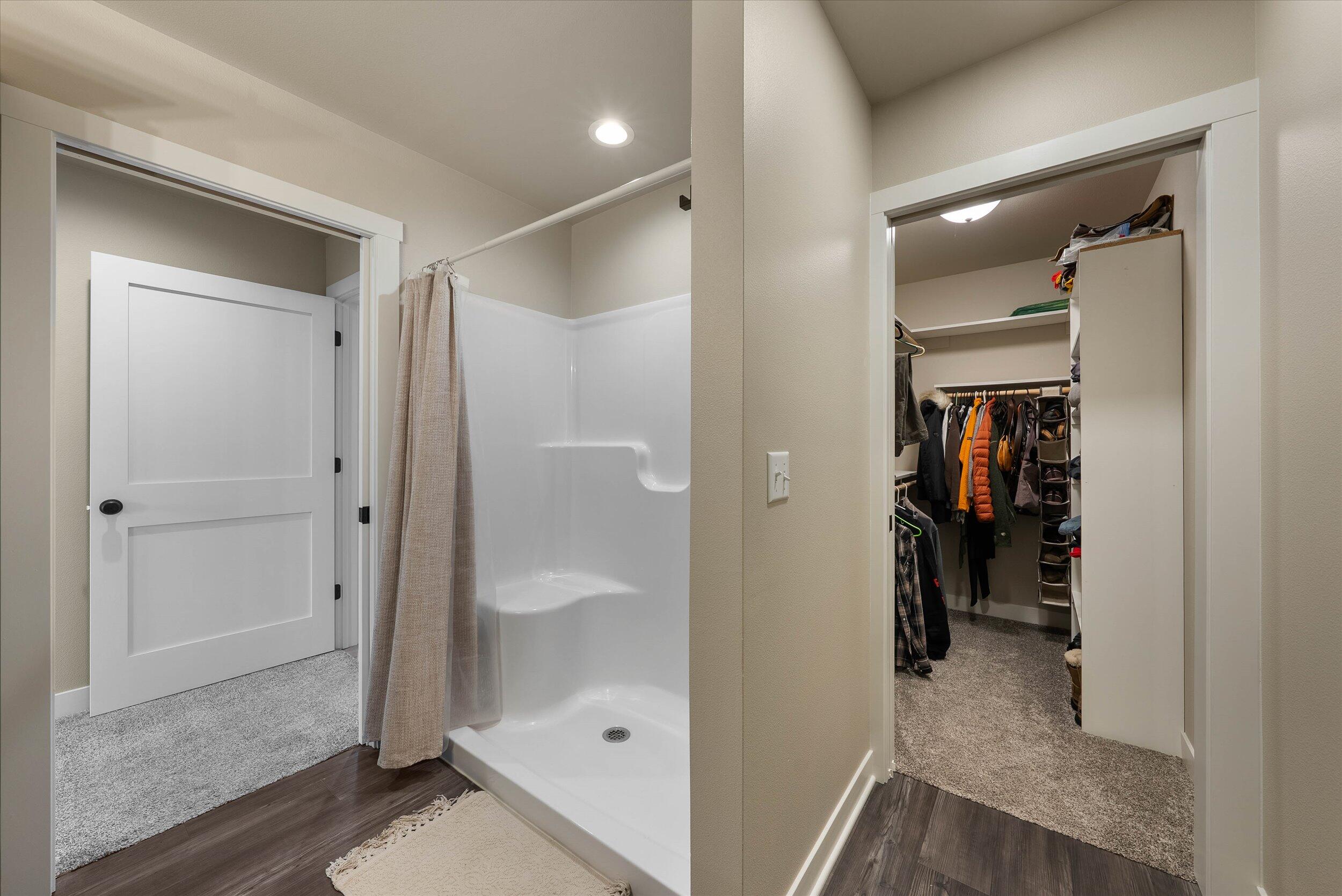 140 Sunrise Court Cedar Grove, WI 53013 - Photo 28 of 49 17-Primary Bathroom