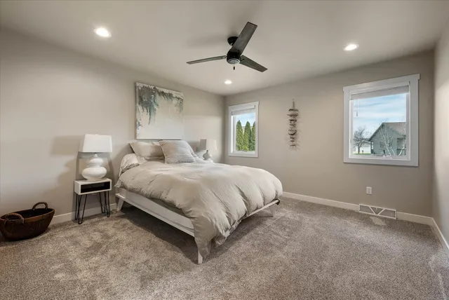 $354,900 | 140 Sunrise Court, Cedar Grove, WI 53013