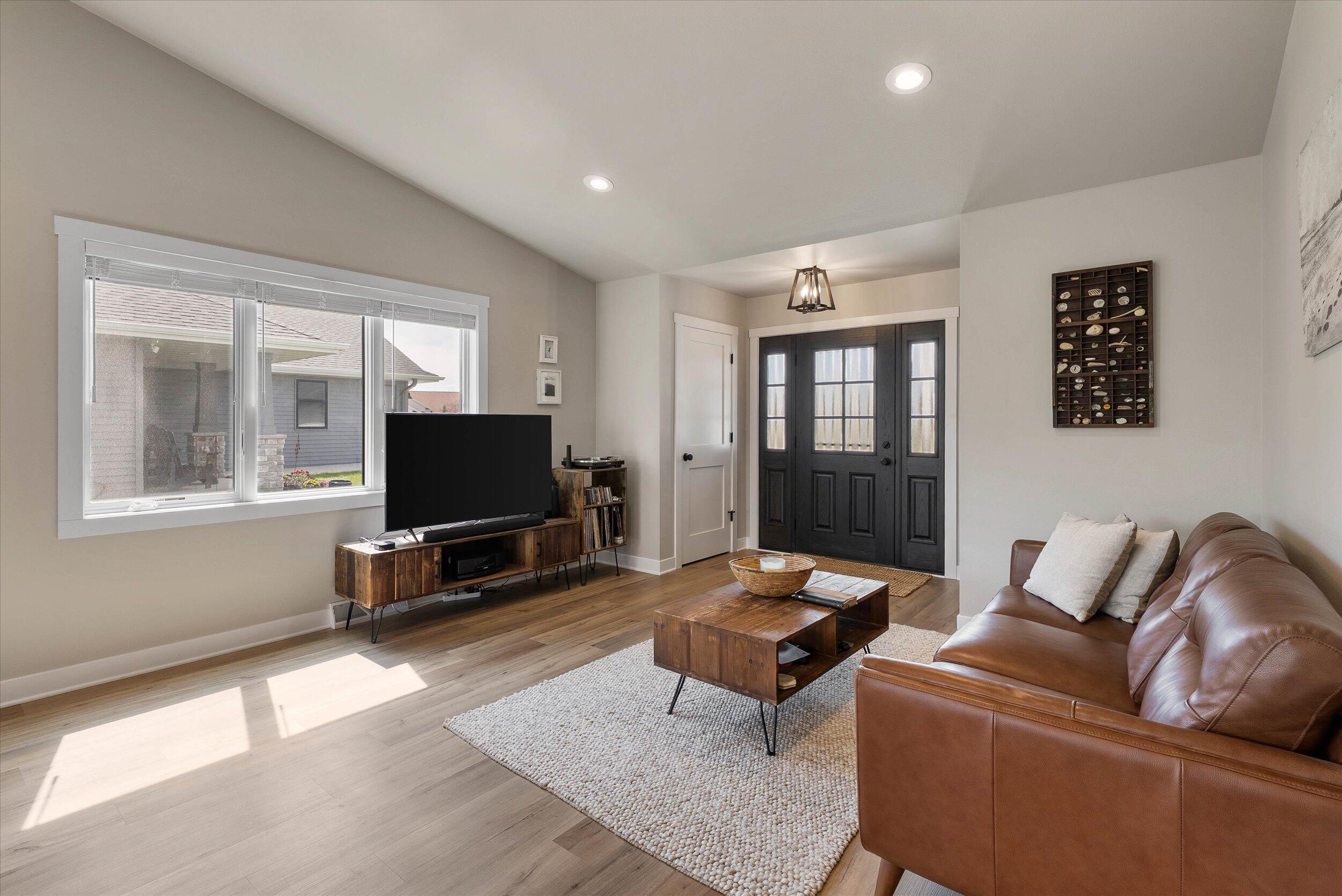 140 Sunrise Court Cedar Grove, WI 53013 - Photo 33 of 49 03-Living Room