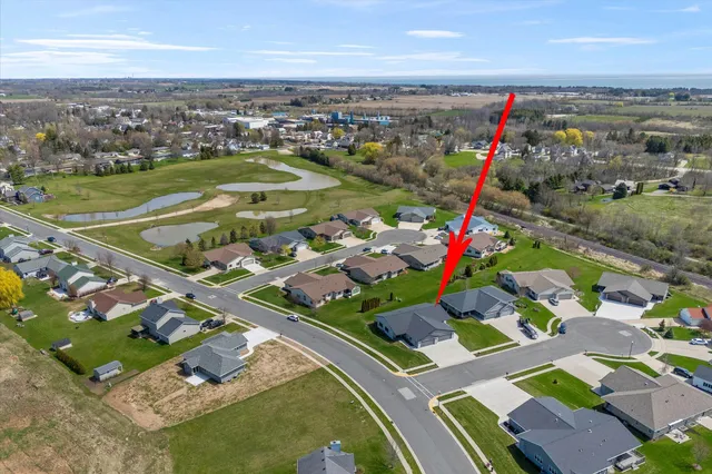 $354,900 | 140 Sunrise Court, Cedar Grove, WI 53013