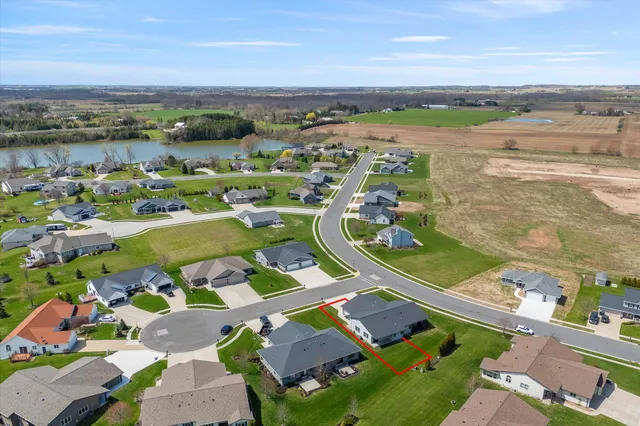 $354,900 | 140 Sunrise Court, Cedar Grove, WI 53013