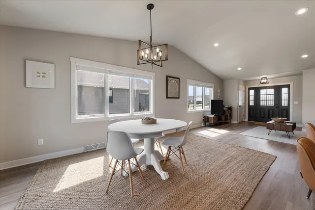 $354,900 | 140 Sunrise Court, Cedar Grove, WI 53013