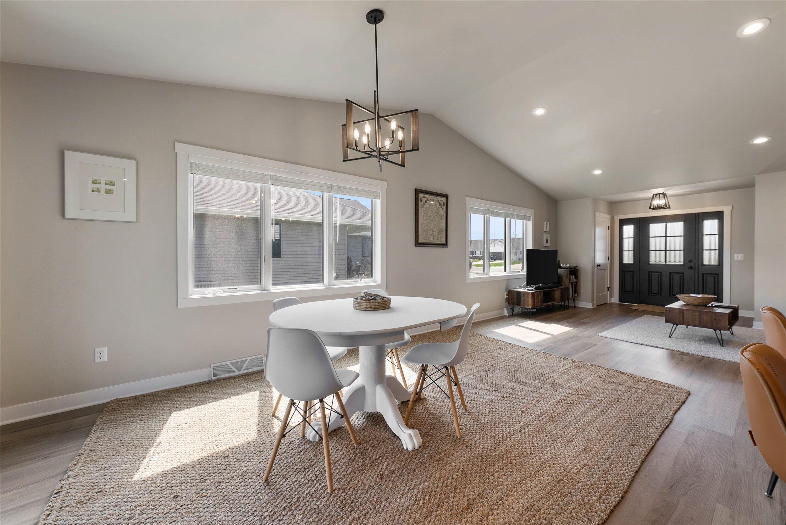 140 Sunrise Court Cedar Grove, WI 53013 - Photo 5 of 49 11-Dining Area
