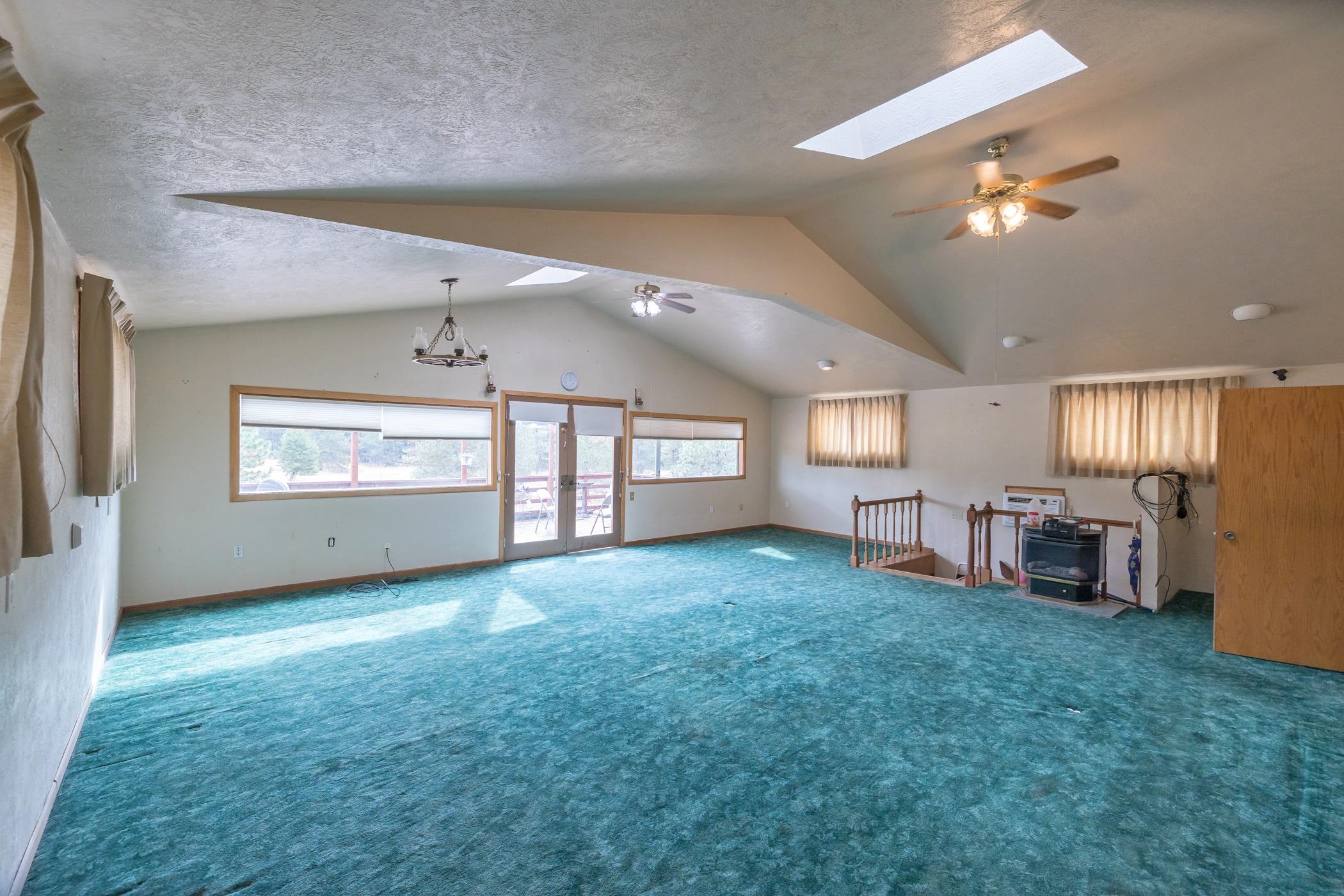 11102 East Laurel Road Elk, WA 99009 - Photo 4 of 38