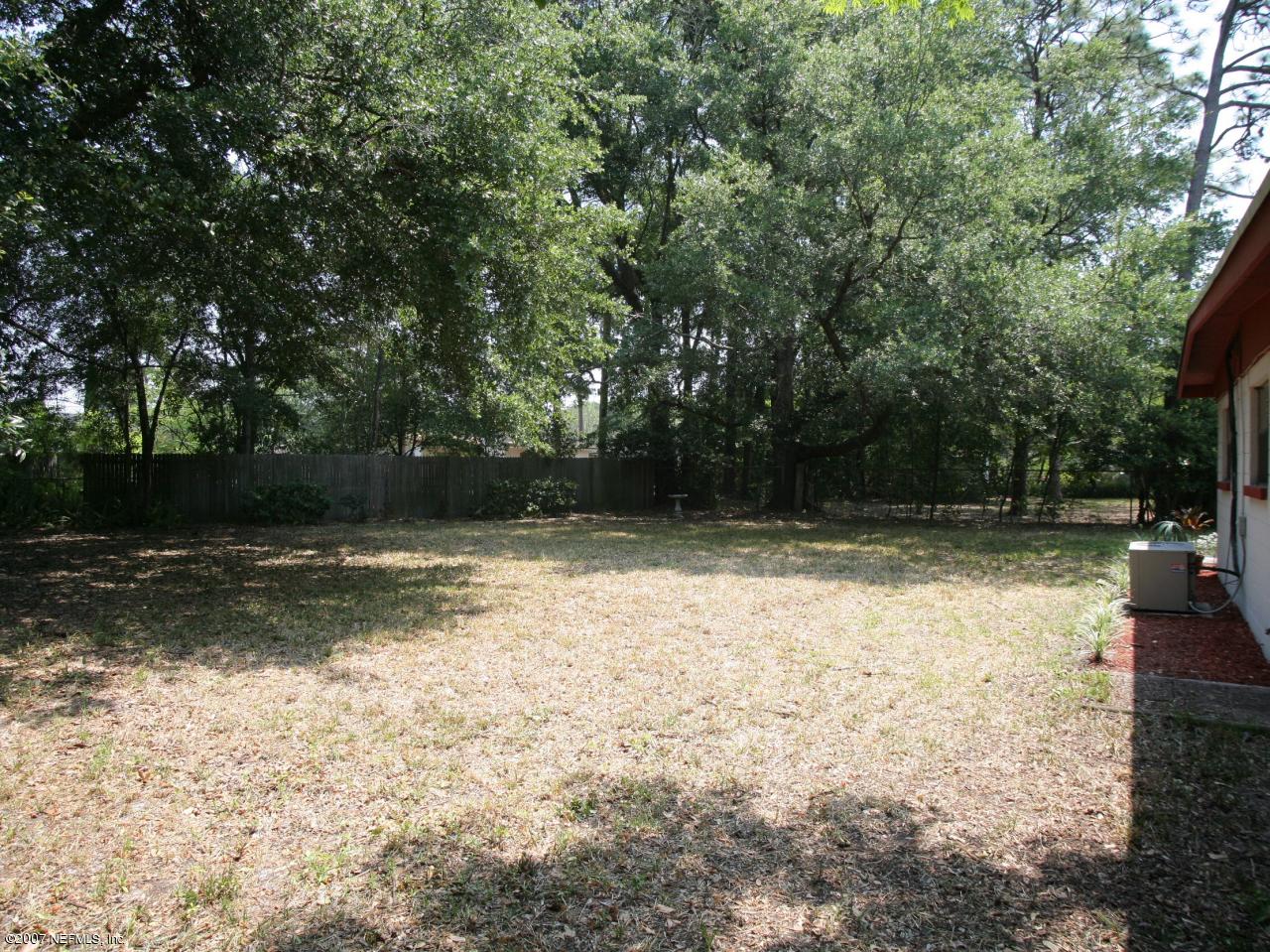 7063 Diamond Head Road Jacksonville, FL 32216 - Photo 11 of 14 Backyard