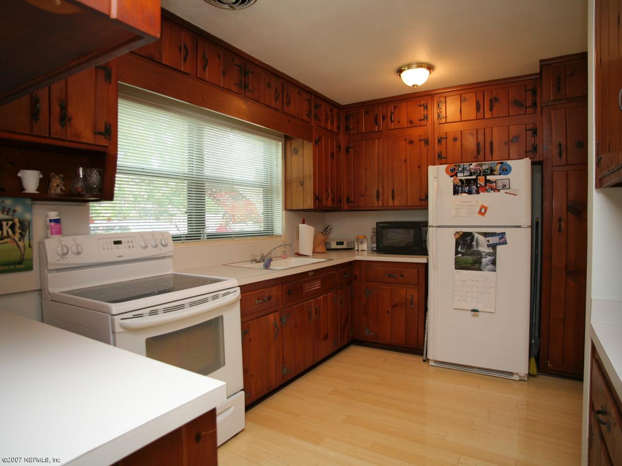 7063 Diamond Head Road Jacksonville, FL 32216 - Photo 4 of 14 Kitchen