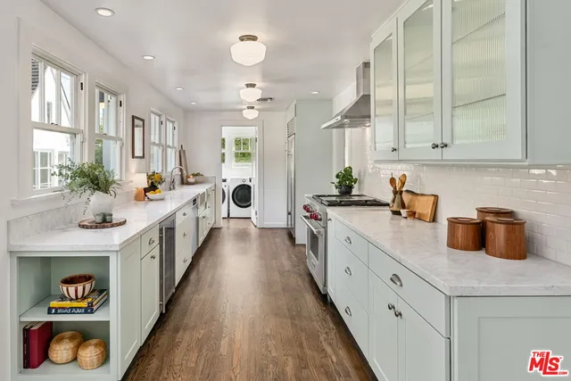 $7,500 | 234 North Ridgewood Place, Los Angeles, CA 90004