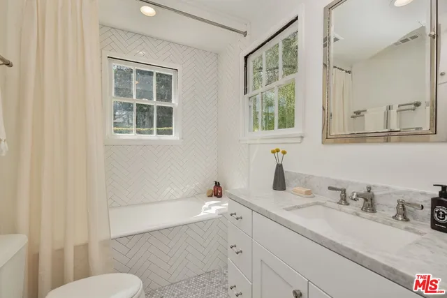 $7,500 | 234 North Ridgewood Place, Los Angeles, CA 90004